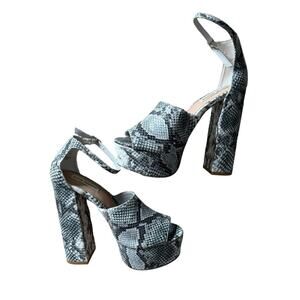 Steve Madden women’s faux leather Sassy snakeskin platform strappy Pumps Size 8